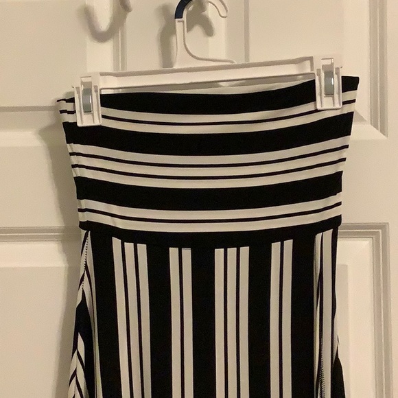 NWT Banana Republic XS White/Black Maxi-Dress - Picture 2 of 4